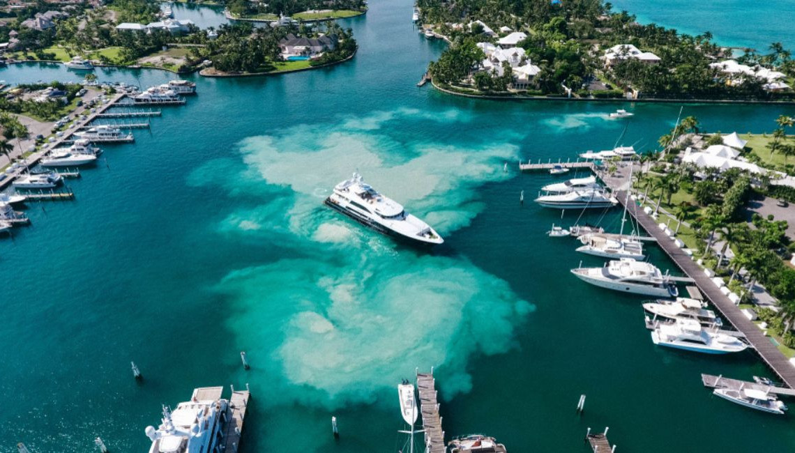 yacht charters During Thanksgiving, Christmas & New Year’s 2025